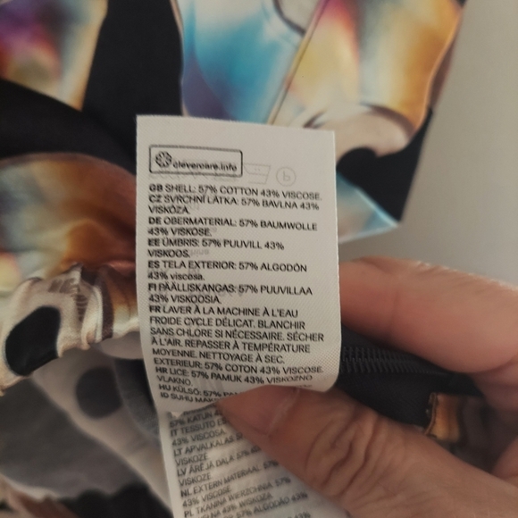 H&M MOSCHINO Limited Black CD Print Crop Top - Picture 11 of 13